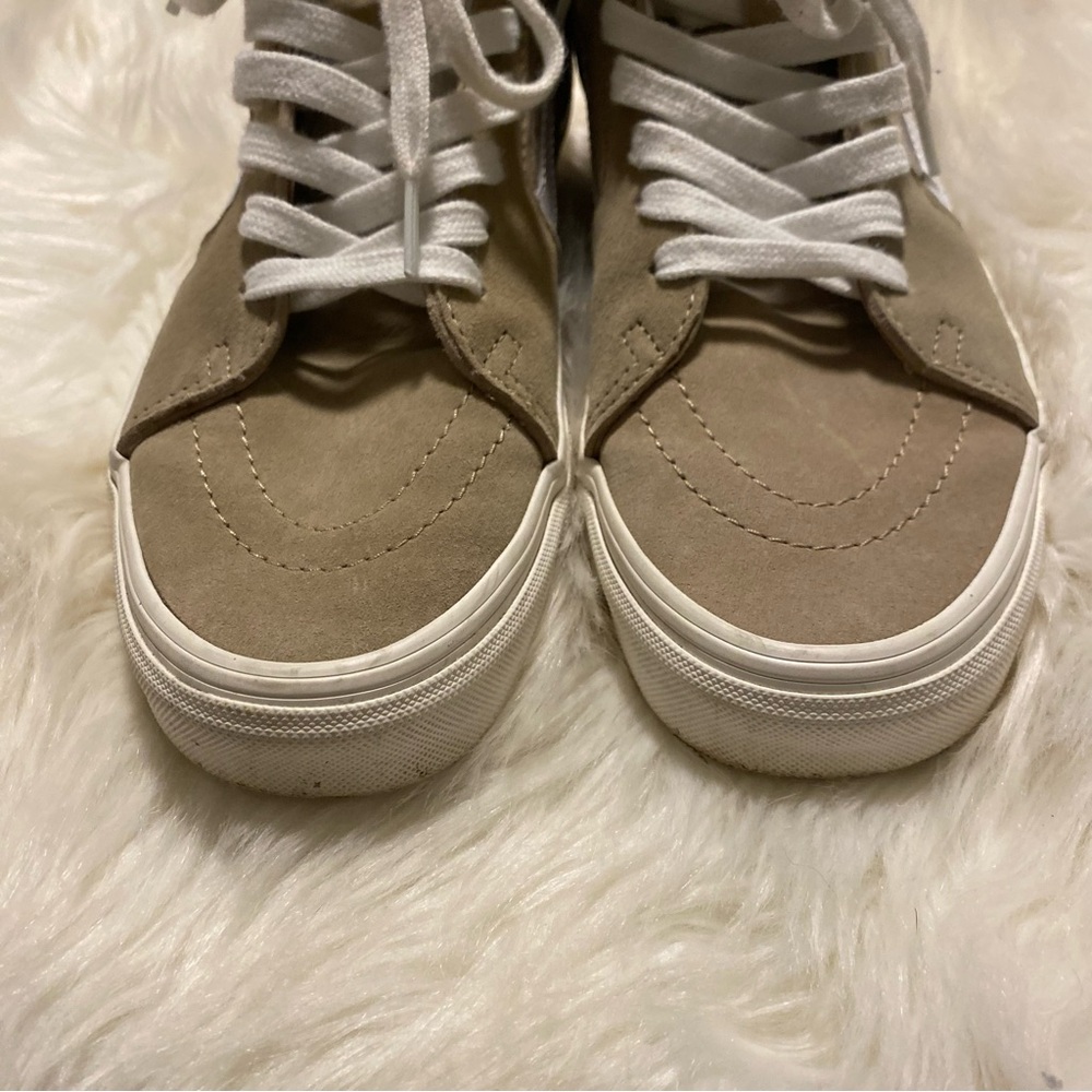 Vans - Picture 3 of 11